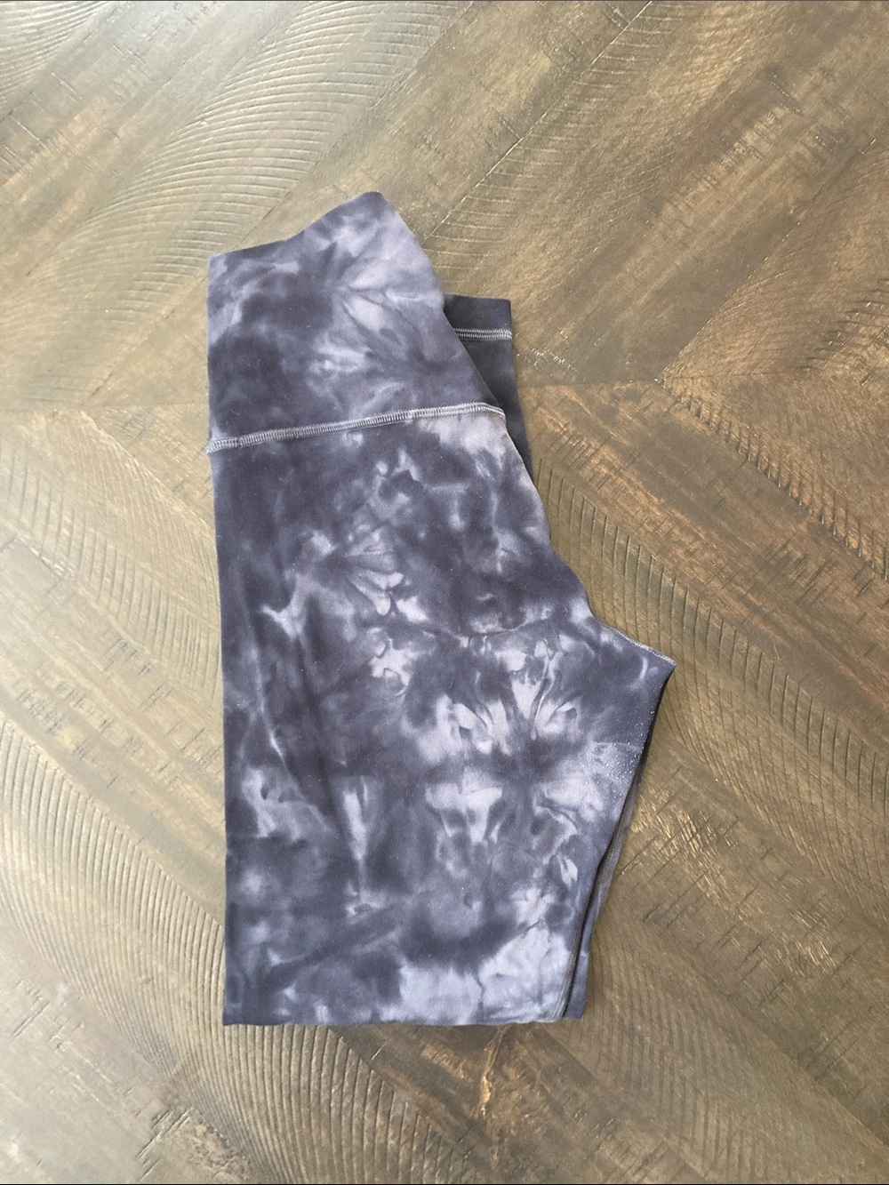 Women’s grey marble Lululemon leggings